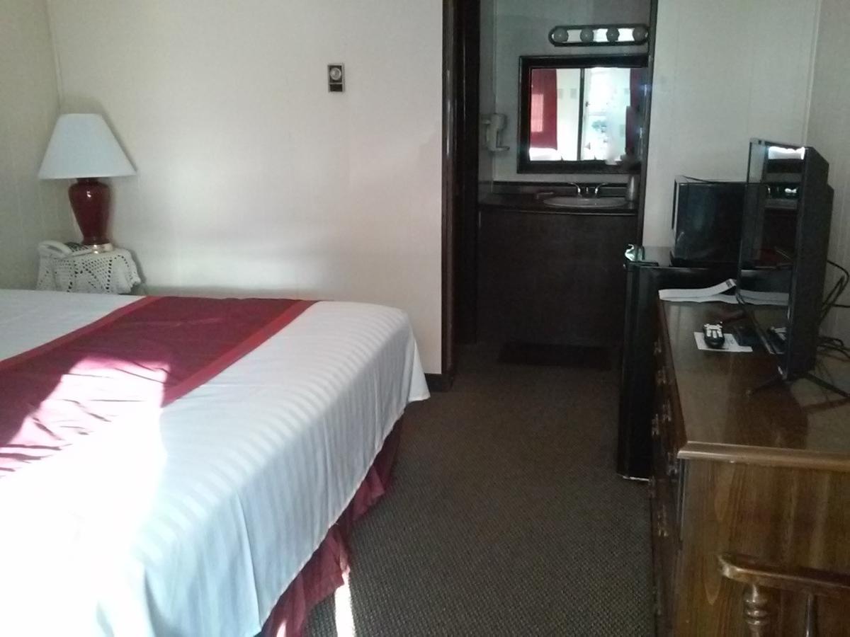 Holiday House MotelHillsdale エクステリア 写真