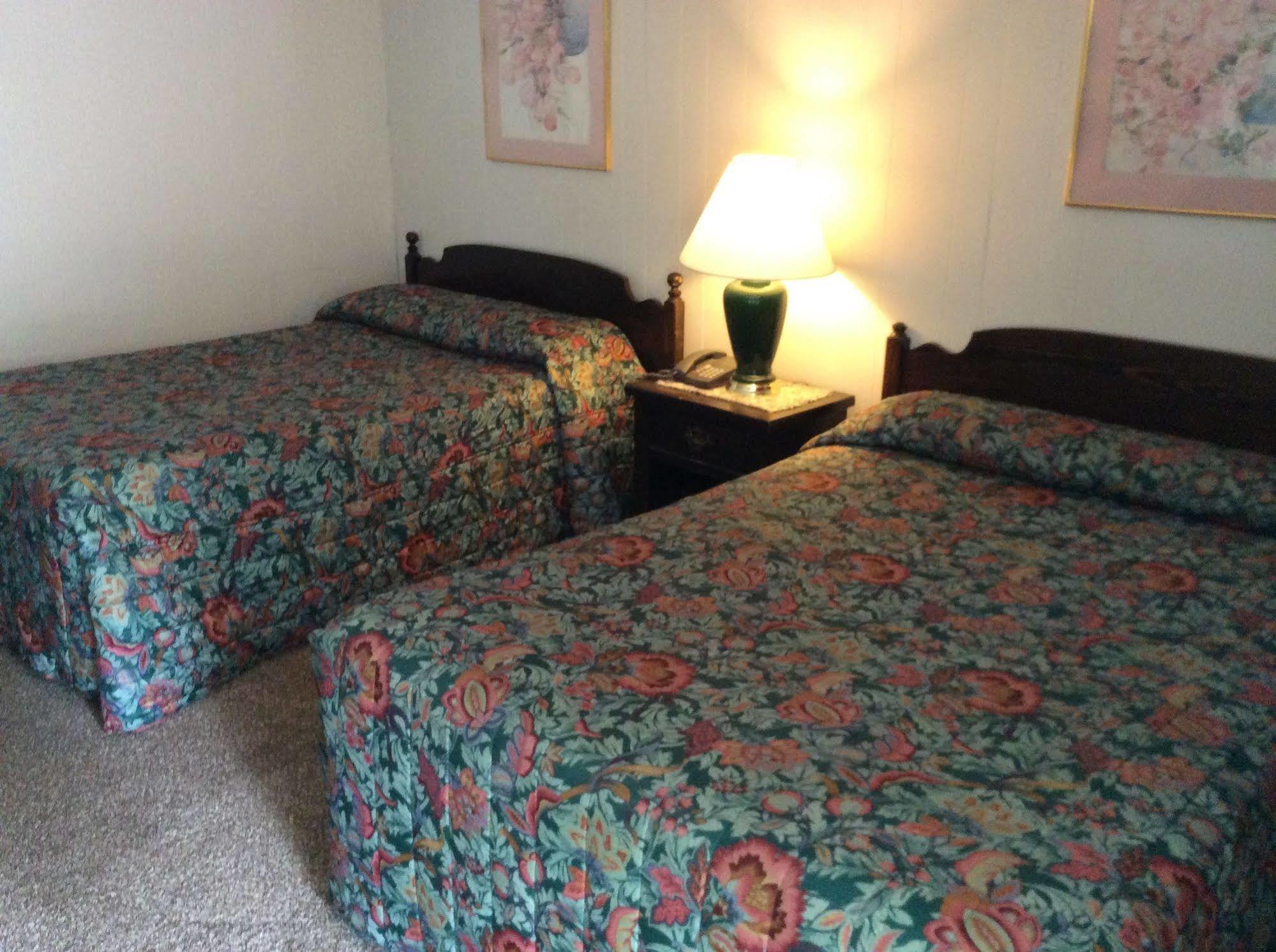 Holiday House MotelHillsdale エクステリア 写真